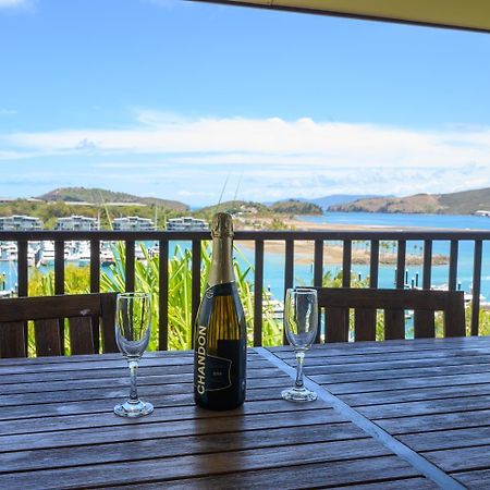 Casuarina Cove Apartments Hamilton Island Exterior photo