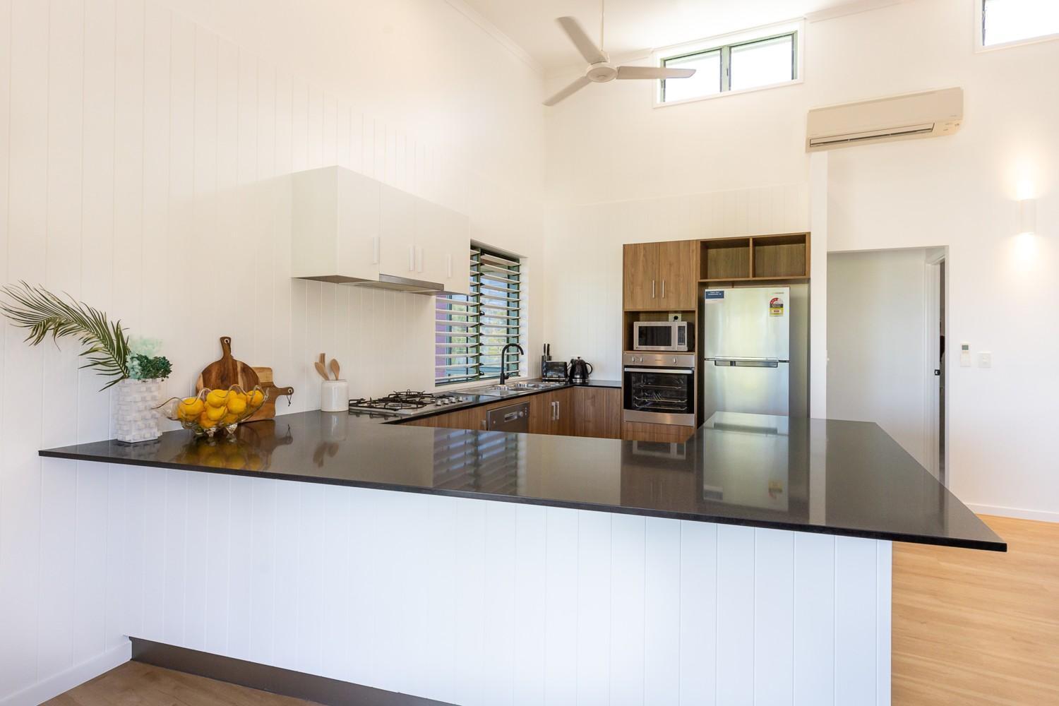 Casuarina Cove Apartments Hamilton Island Exterior photo